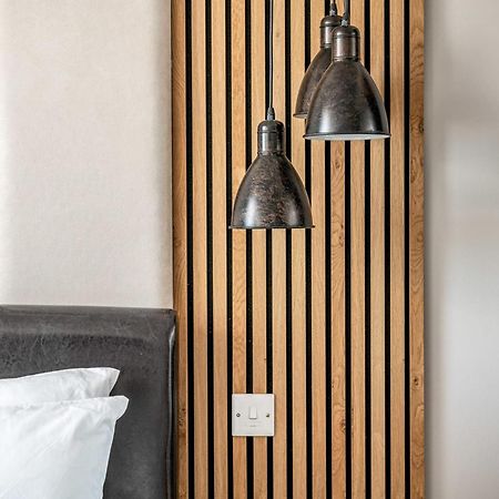 לונדון Canary Wharf Retreat With Free Secure Parking מראה חיצוני תמונה