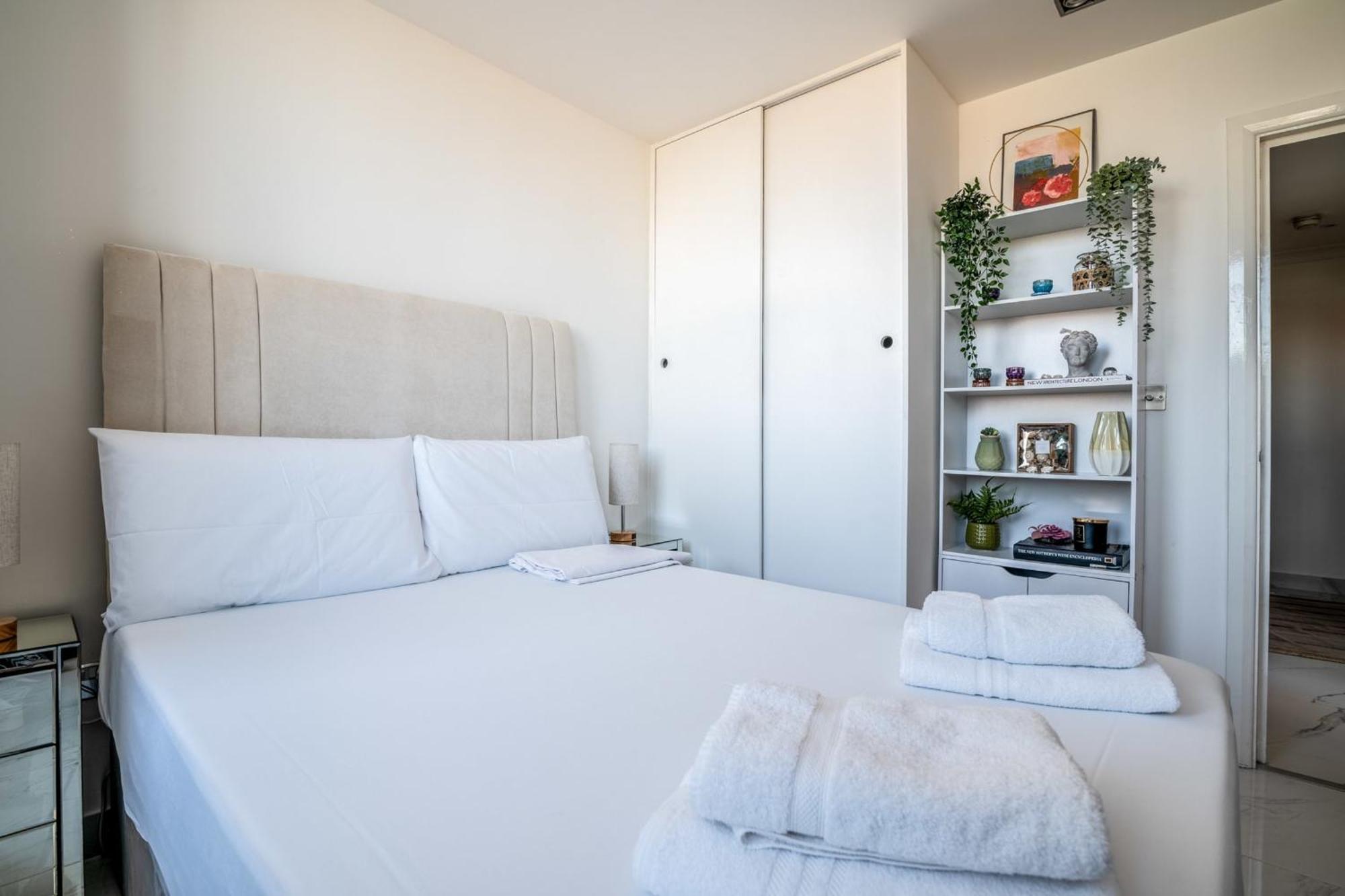 לונדון Canary Wharf Retreat With Free Secure Parking מראה חיצוני תמונה