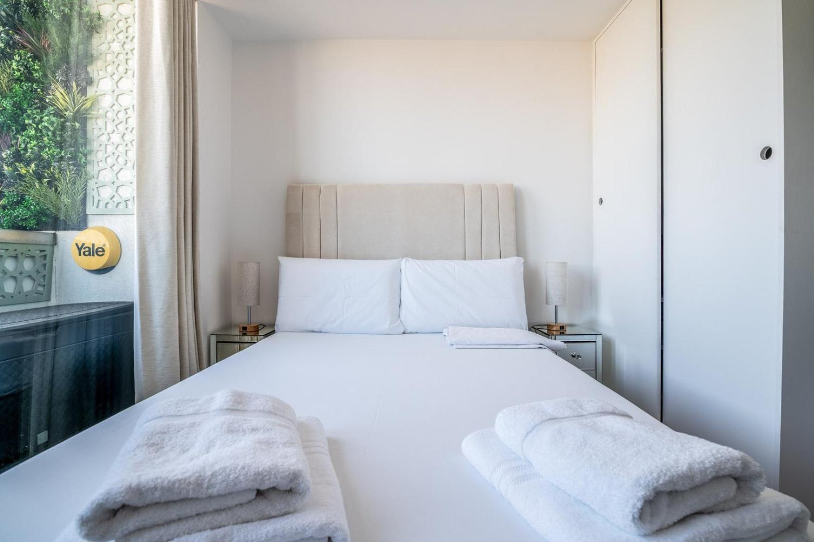 לונדון Canary Wharf Retreat With Free Secure Parking מראה חיצוני תמונה