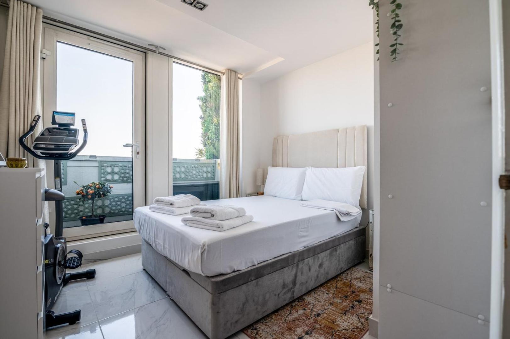 לונדון Canary Wharf Retreat With Free Secure Parking מראה חיצוני תמונה